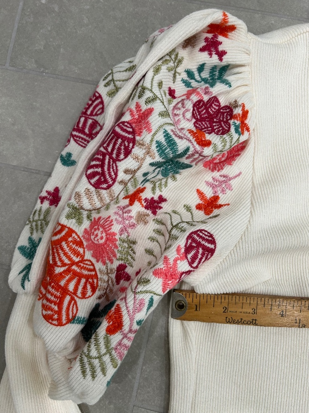 THML Anthropologie Women S floral puff embroidered long slv top blouse like new